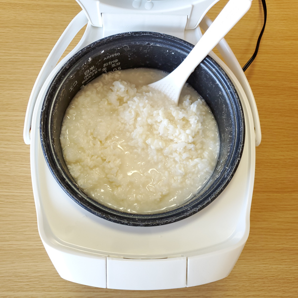 発酵中の米麹甘酒