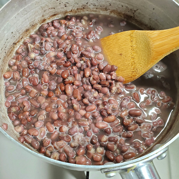 小豆を煮る